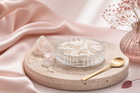 Magnésium glycinate – capsules dans un univers rose poudré et or